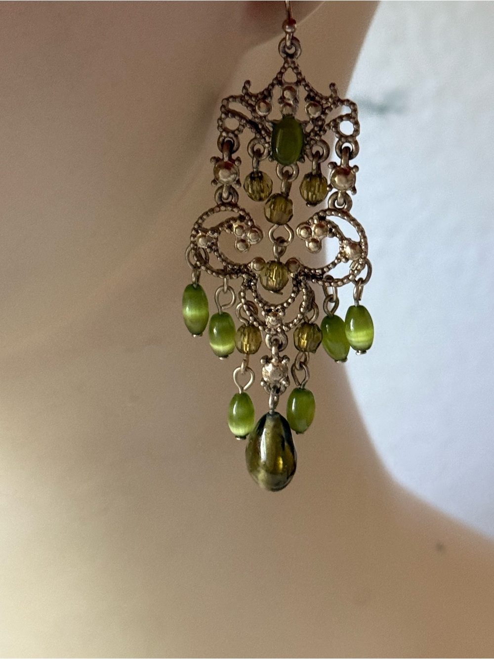 Liz Claiborne Dangle Green Crystal Chandelier Earrings - Picture 9 of 12